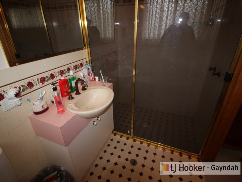 8 Richard Street, Biggenden QLD 4621