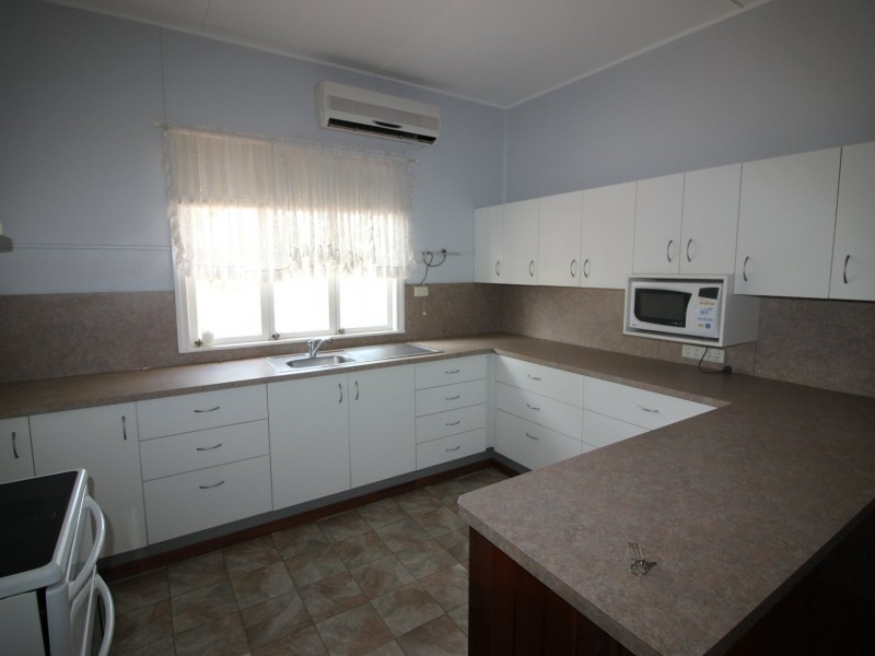 1 Frederick Street, Eidsvold QLD 4627