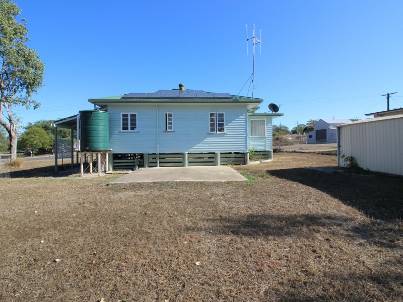 12 Boorunbeh Street, Gayndah QLD 4625