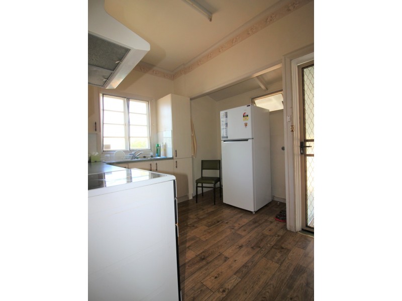 12 Boorunbeh Street, Gayndah QLD 4625