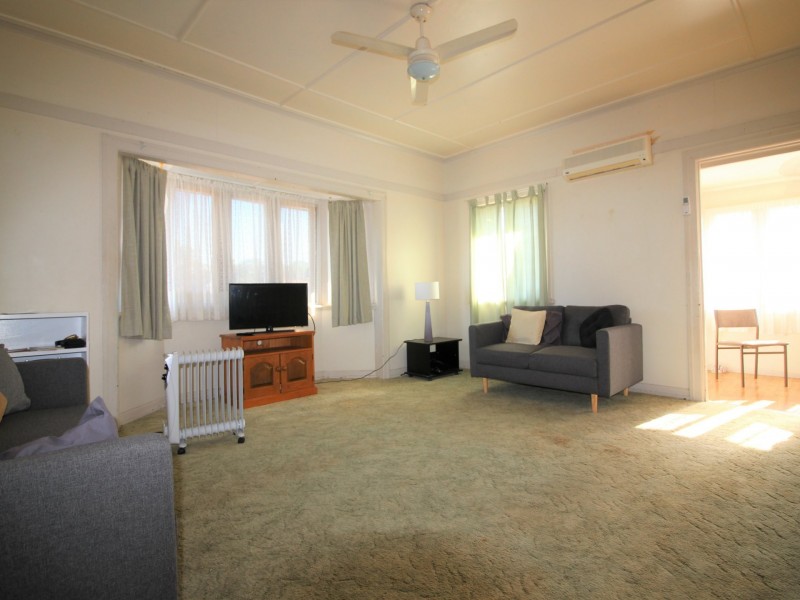 12 Boorunbeh Street, Gayndah QLD 4625