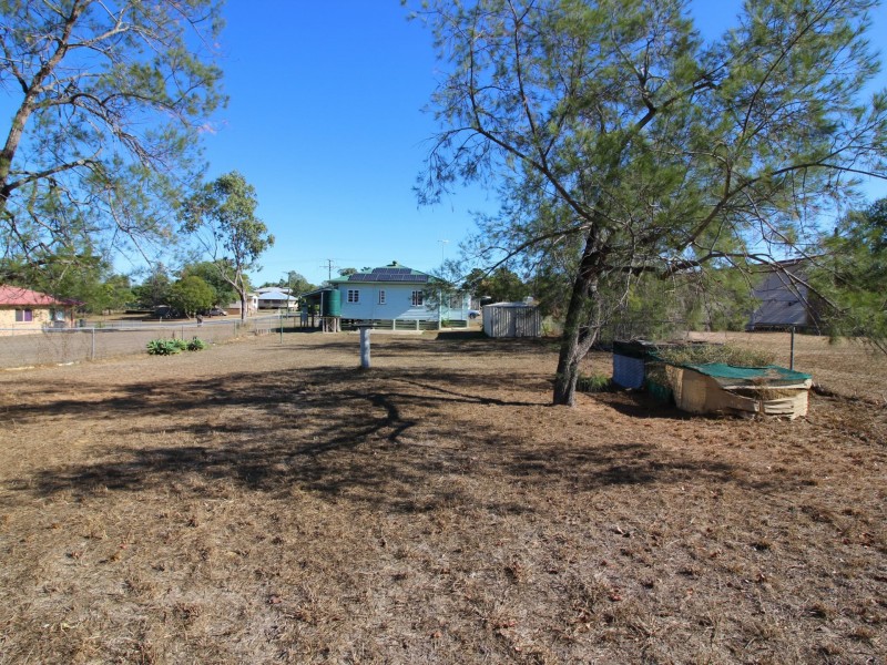 12 Boorunbeh Street, Gayndah QLD 4625