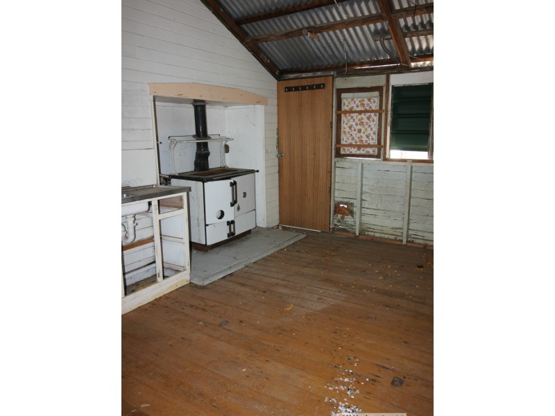 32 Huth Road, Mount Perry QLD 4671