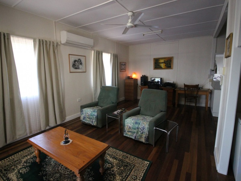 1 Maud Street, Gayndah QLD 4625