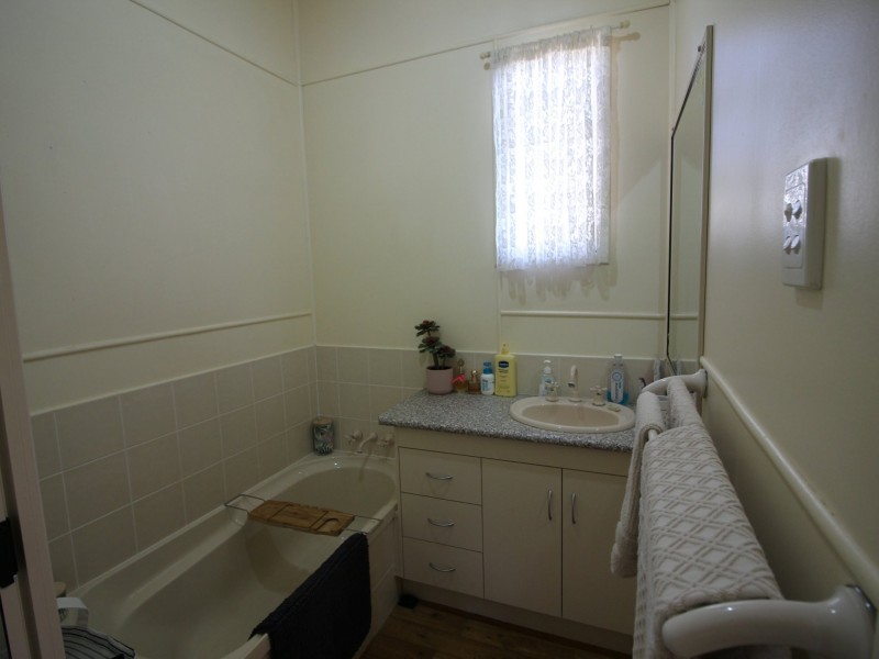 9 Station Street, Gayndah QLD 4625