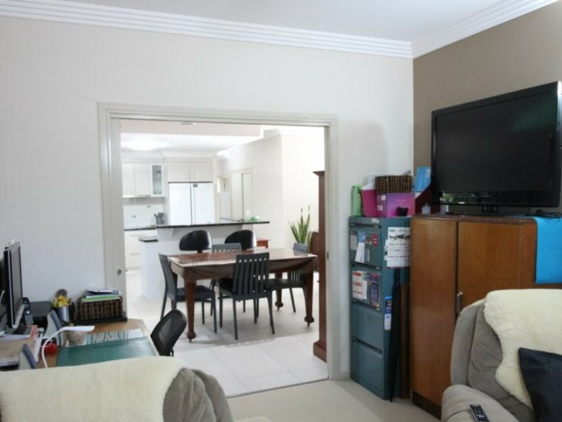 25 – 27 Queen Street, Gayndah QLD 4625