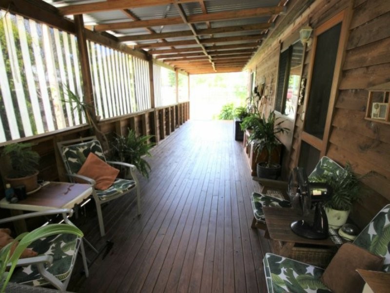 9 Donelly Street, Mount Perry QLD 4671