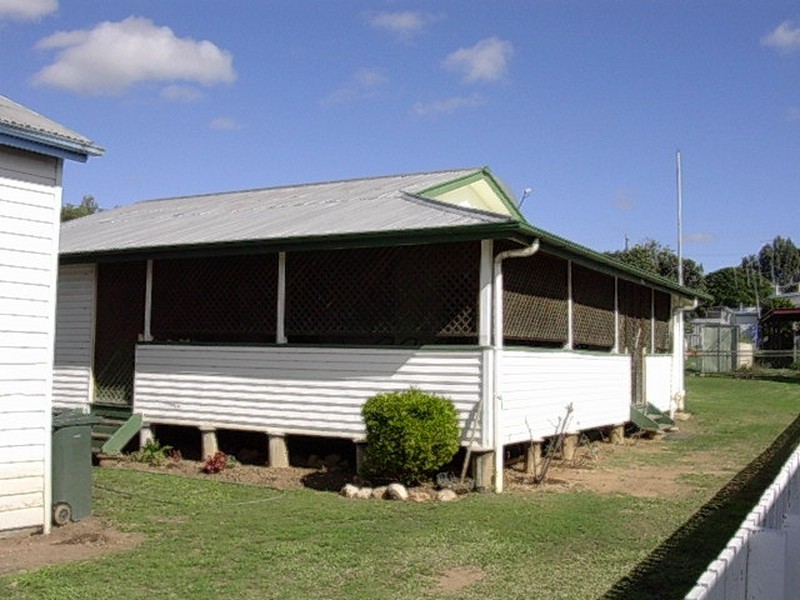 38 MORETON STREET, Eidsvold QLD 4627