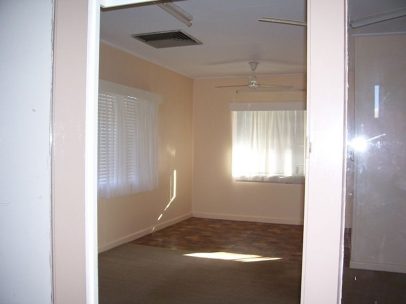 75 Fielding Street, Gayndah QLD 4625