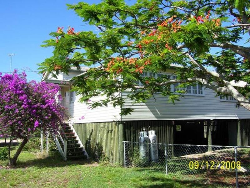 30 Barrow Street, Gayndah QLD 4625