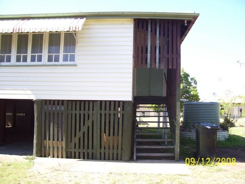 30 Barrow Street, Gayndah QLD 4625