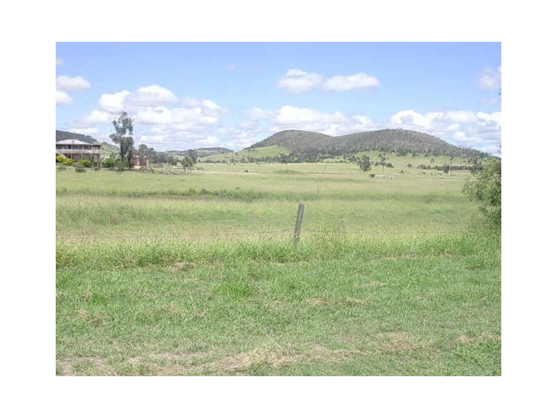 321 Nanango Street, Gayndah QLD 4625