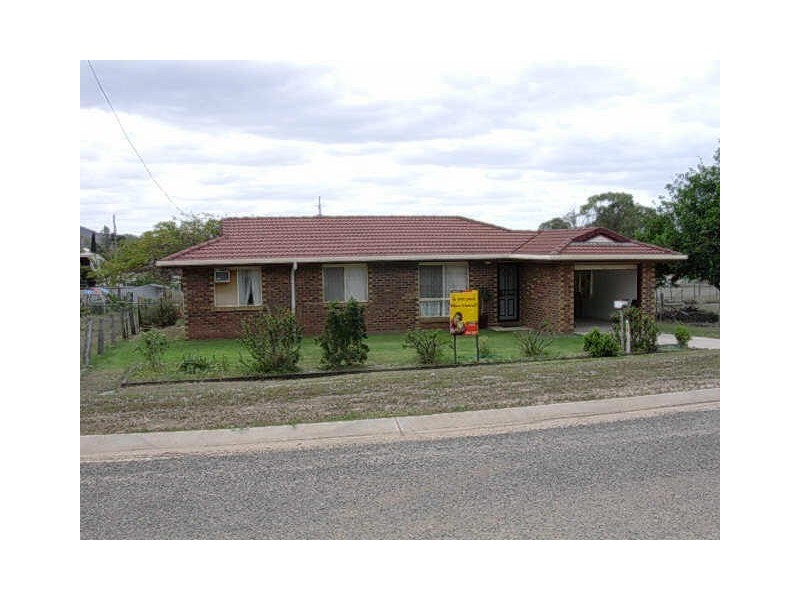 4 LES BAKER STREET, Gayndah QLD 4625