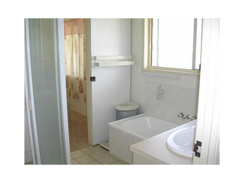 4 LES BAKER STREET, Gayndah QLD 4625