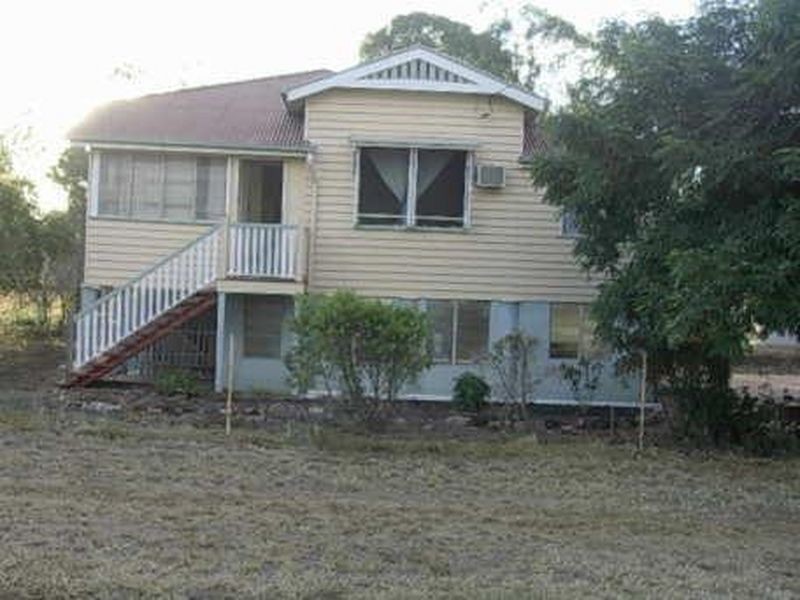 36 Warton Street, Gayndah QLD 4625