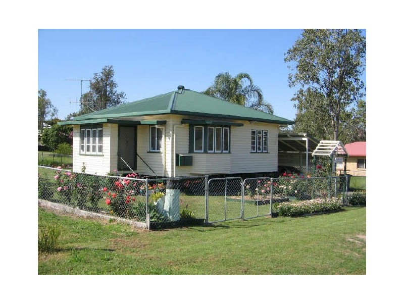 12 Boorunbeh Street, Gayndah QLD 4625