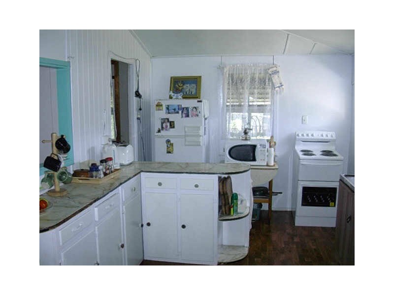 6 Adelong Street, Gayndah QLD 4625