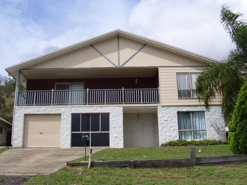 62 Porter Street, Gayndah QLD 4625