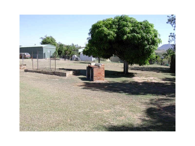 64 Warton Street, Gayndah QLD 4625