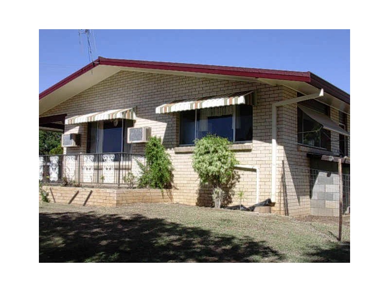 64 Warton Street, Gayndah QLD 4625