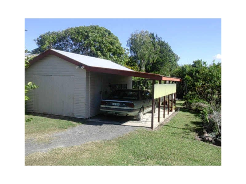 6 BROOKES STREET, Biggenden QLD 4621