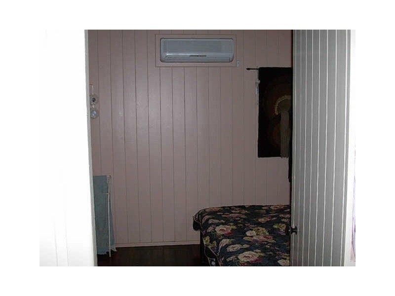 6 BROOKES STREET, Biggenden QLD 4621