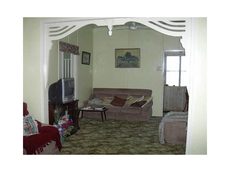 6 BROOKES STREET, Biggenden QLD 4621