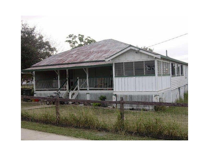 17 MOUNT ROSE STREET, Eidsvold QLD 4627