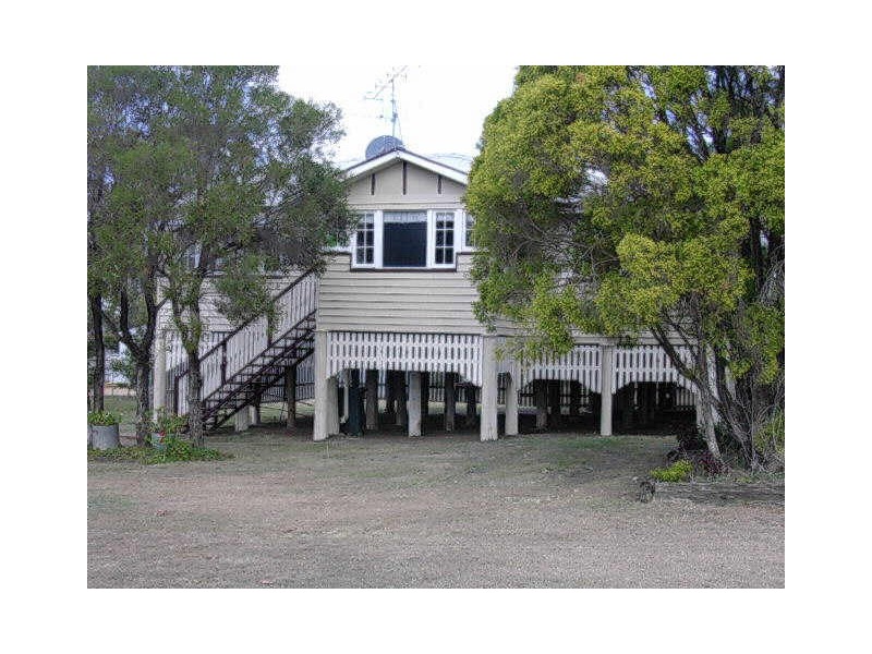 10 Flinders Street, Mundubbera QLD 4626