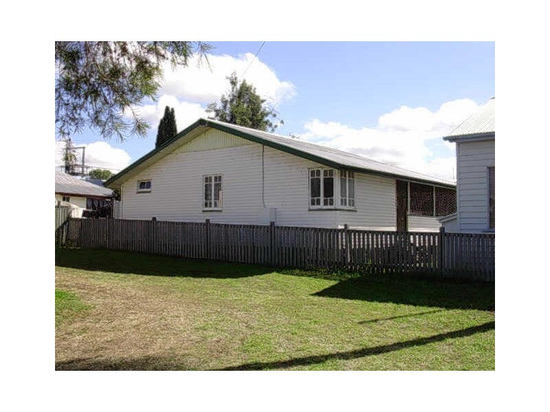38. MORETON STREET, Eidsvold QLD 4627