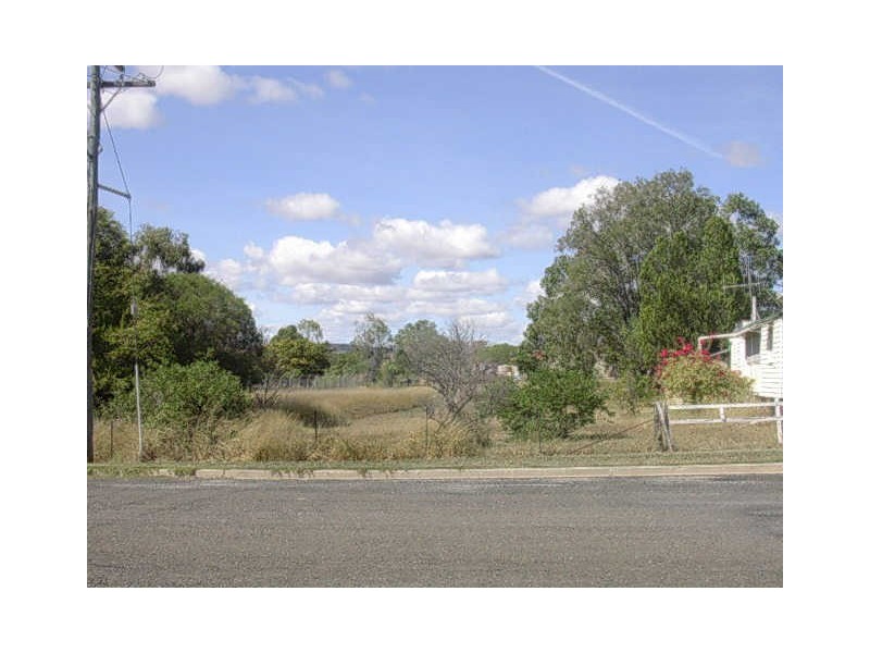 43 Simon Street, Gayndah QLD 4625