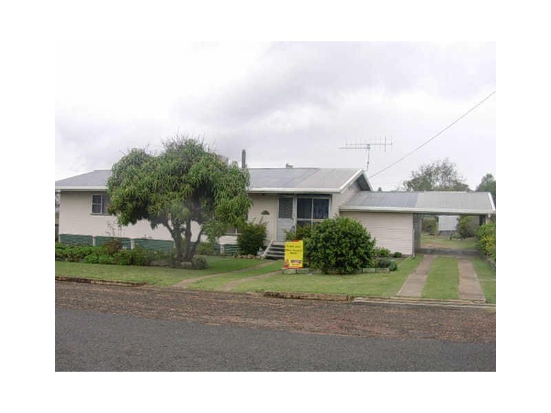 5 MACDONALD STREET, Eidsvold QLD 4627