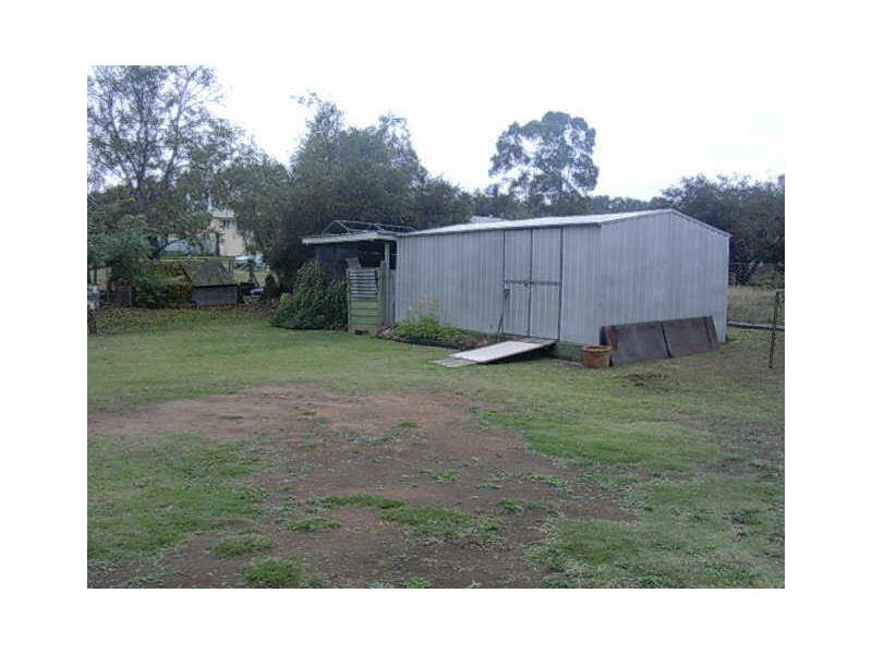 5 MACDONALD STREET, Eidsvold QLD 4627