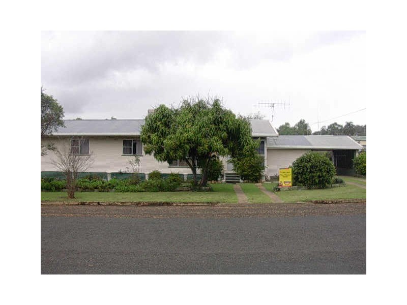 5 MACDONALD STREET, Eidsvold QLD 4627