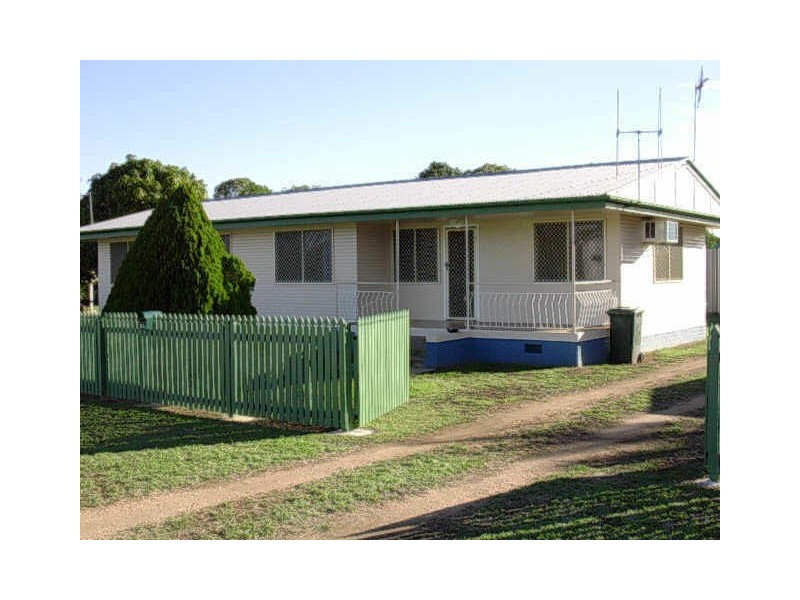 24 BARROW STREET, Gayndah QLD 4625