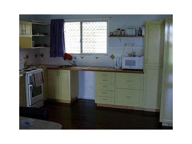 24 BARROW STREET, Gayndah QLD 4625