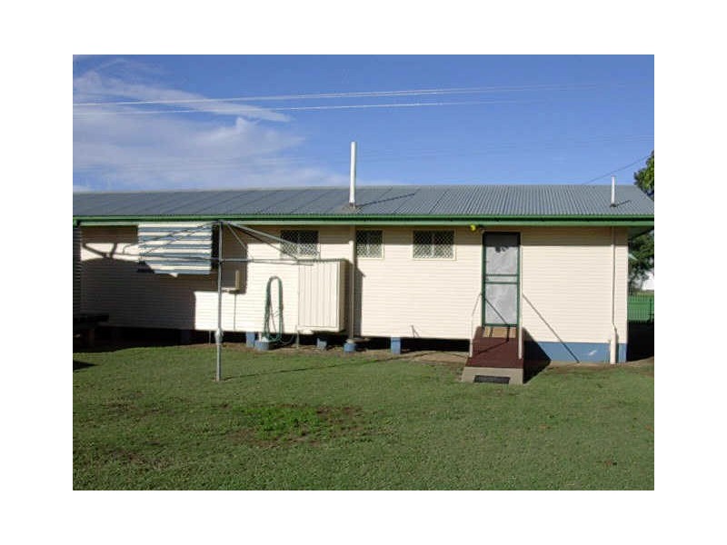 24 BARROW STREET, Gayndah QLD 4625