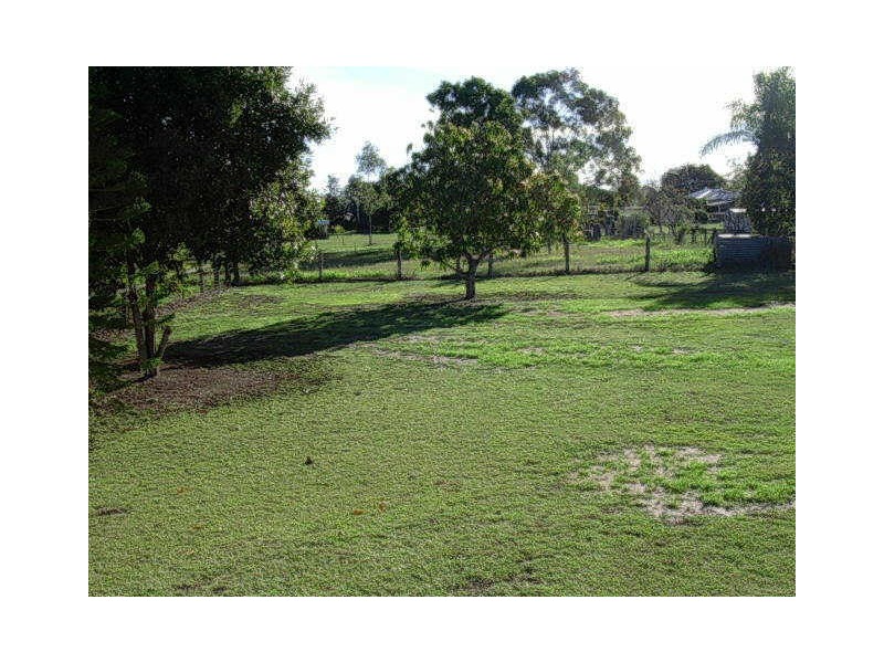 24 BARROW STREET, Gayndah QLD 4625