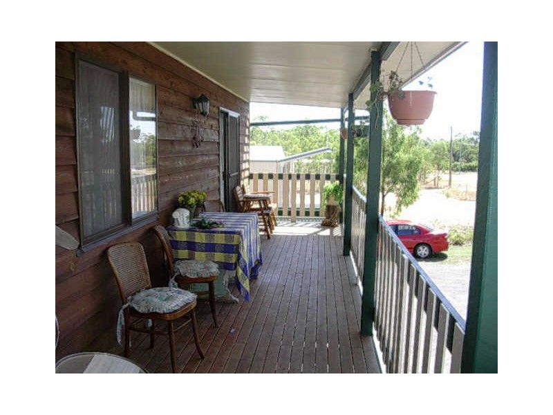 33 Juliett Street, Gayndah QLD 4625