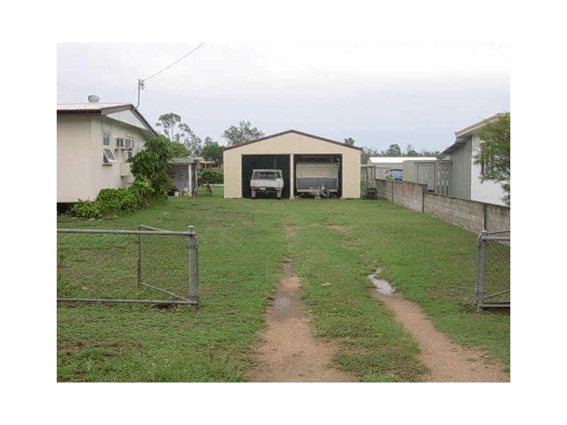 10 Barrow St, Gayndah QLD 4625