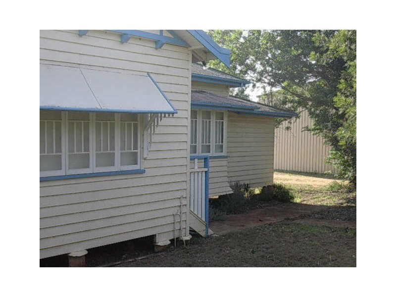 33 GOLDEN SPUR STREET, Eidsvold QLD 4627