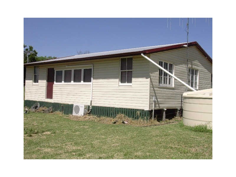 90 Moreton Street, Eidsvold QLD 4627