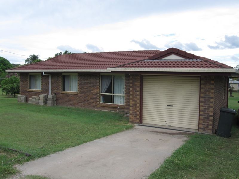 4 Les Baker St, Gayndah QLD 4625