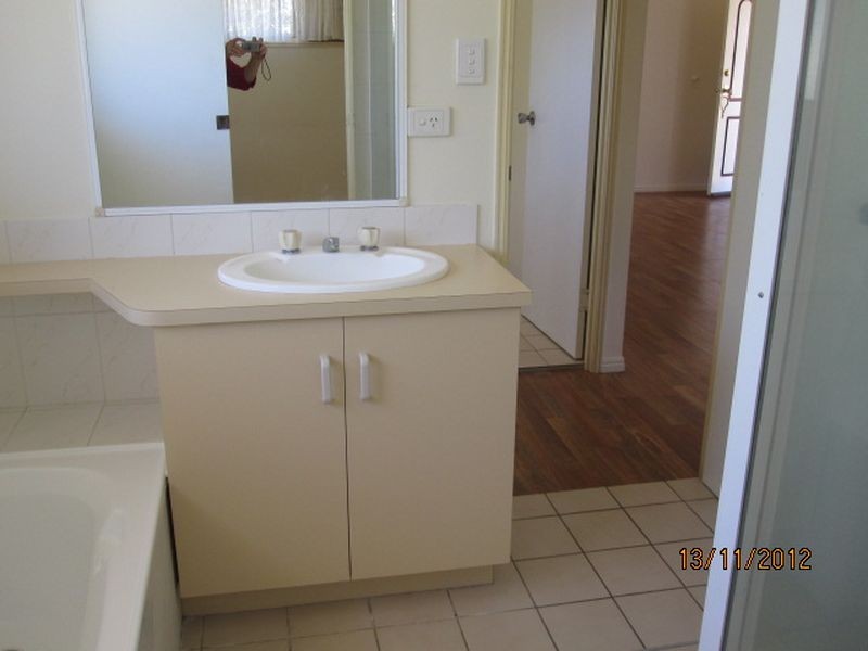 4 Les Baker St, Gayndah QLD 4625