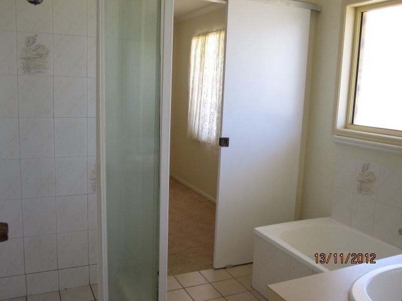 4 Les Baker St, Gayndah QLD 4625