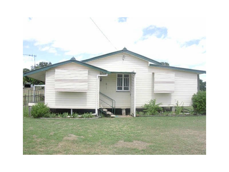 11 ARTHUR STREET, Gayndah QLD 4625