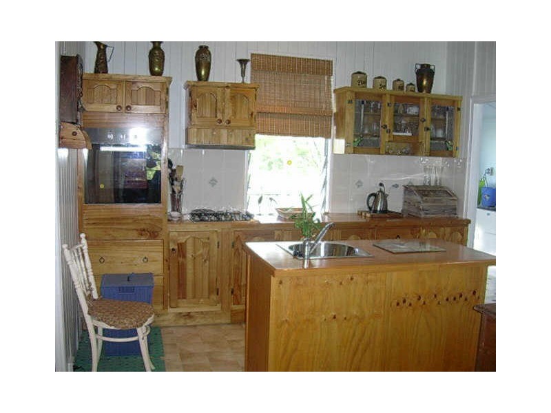 6 BASS STREET, Mundubbera QLD 4626