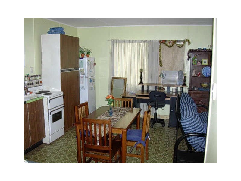 27 ARTHUR  STREET, Gayndah QLD 4625