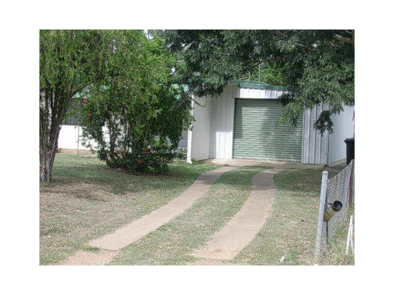 27 ARTHUR  STREET, Gayndah QLD 4625