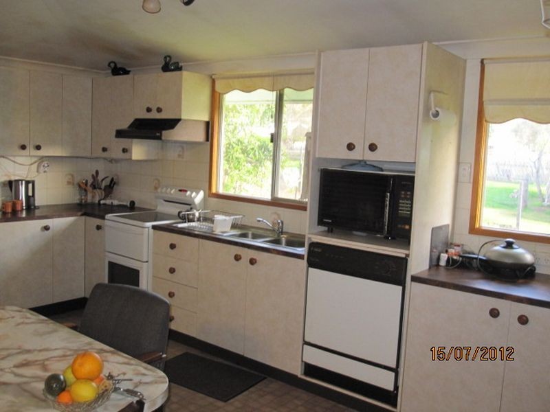 11 Mount Rose Street, Eidsvold QLD 4627